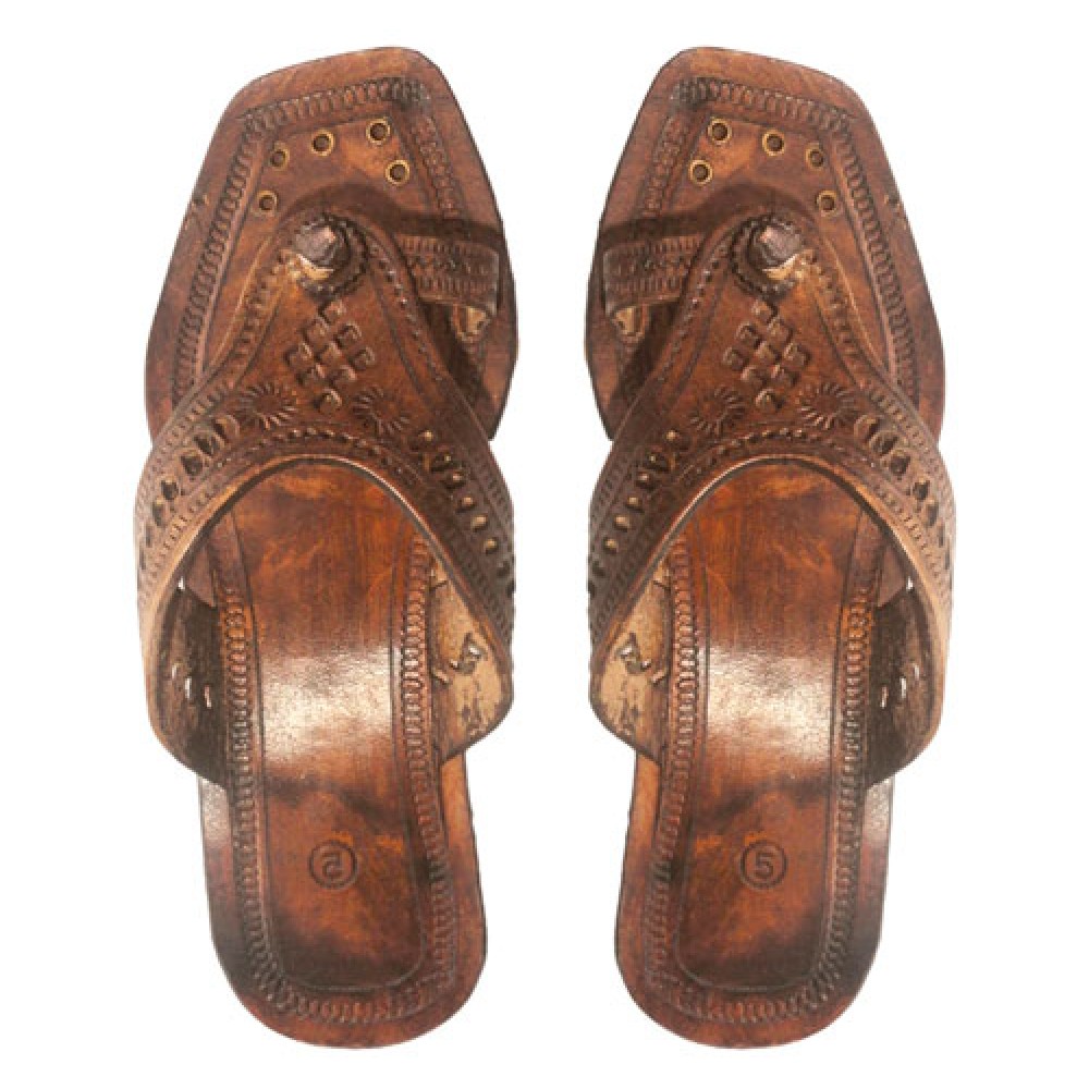 kolhapuri chappal on sherwani